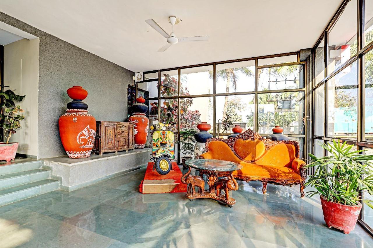 Hôtel Oyo 70752 Viram House à Gorwa Extérieur photo